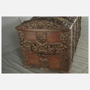 Prächtige Barocktruhe