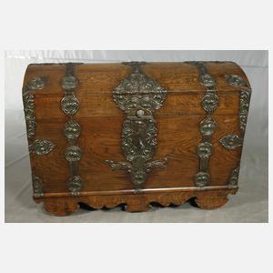 Große Runddeckeltruhe barock