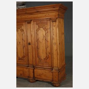 Großer Dielenschrank barock