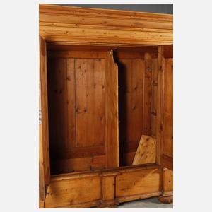 Großer Dielenschrank barock