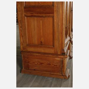 Barocker Pilasterschrank