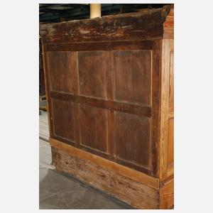 Barocker Pilasterschrank