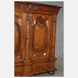 Kleiner barocker Dielenschrank