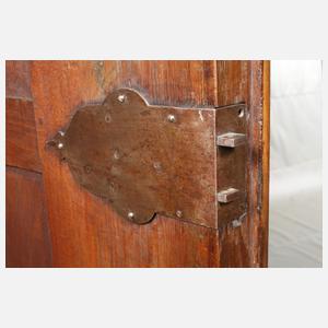 Kleiner barocker Dielenschrank