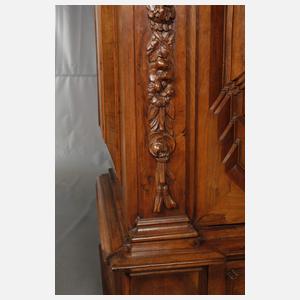 Kleiner barocker Dielenschrank