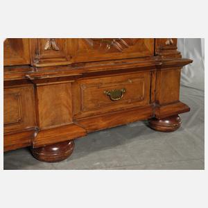 Kleiner barocker Dielenschrank