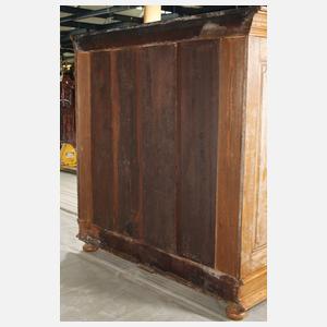 Kleiner barocker Dielenschrank