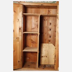 Außergewöhnlicher Bauernschrank Zirbenholz
