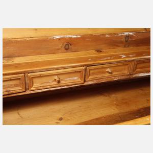 Bäuerliche Truhenkommode