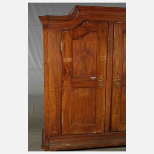 Kleiderschrank Klassizismus