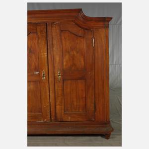 Kleiderschrank Klassizismus