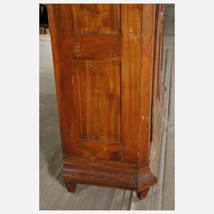 Kleiderschrank Klassizismus