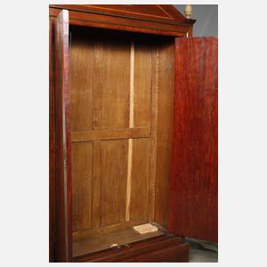 Russischer Empire-Schrank