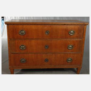 Feine klassizistische Kommode