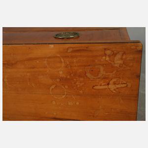 Feine klassizistische Kommode