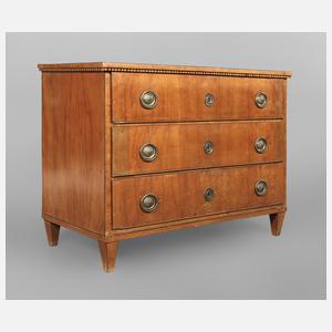 Feine klassizistische Kommode