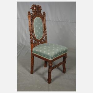 Drei Stühle mit Weindekor