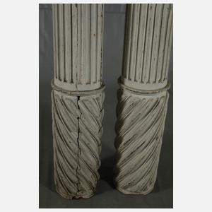 Paar klassizistische Säulen