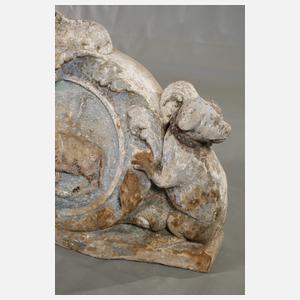 Bekrönung eines Eingangsportals