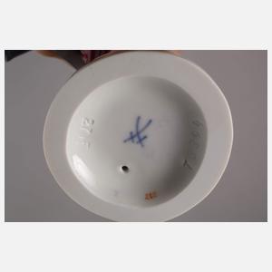 Meissen "Knabe, Schneebälle werfend“