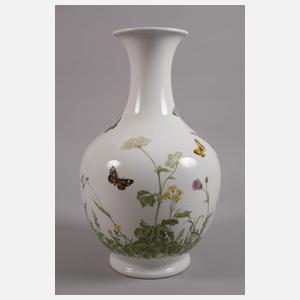 Nymphenburg große Balustervase Blumenwiesendekor