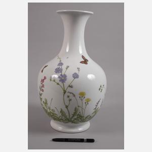 Nymphenburg große Balustervase Blumenwiesendekor