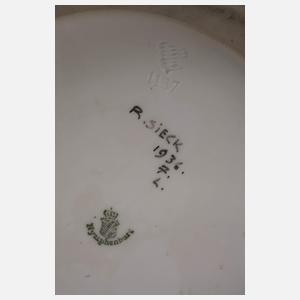 Nymphenburg große Balustervase Blumenwiesendekor