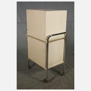 Arztschrank mit Aufsatz