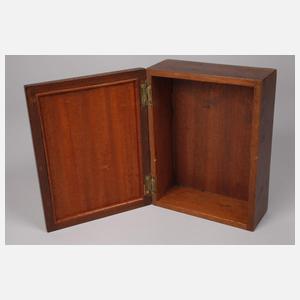 Schatulle mit Emaille