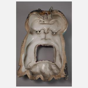Große Wandmaske