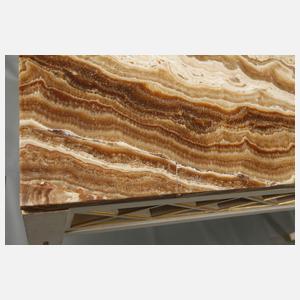 Übergroße Wandkonsole und vier Stühle