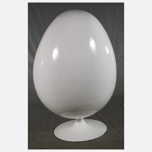 Eiförmiger Sessel