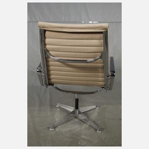 Sessel Charles & Ray Eames EA 119