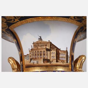 Paar große Prunkvasen mit Ansichten Berlins