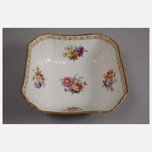 KPM Berlin Schüssel und zwei Platten Blumenmalerei