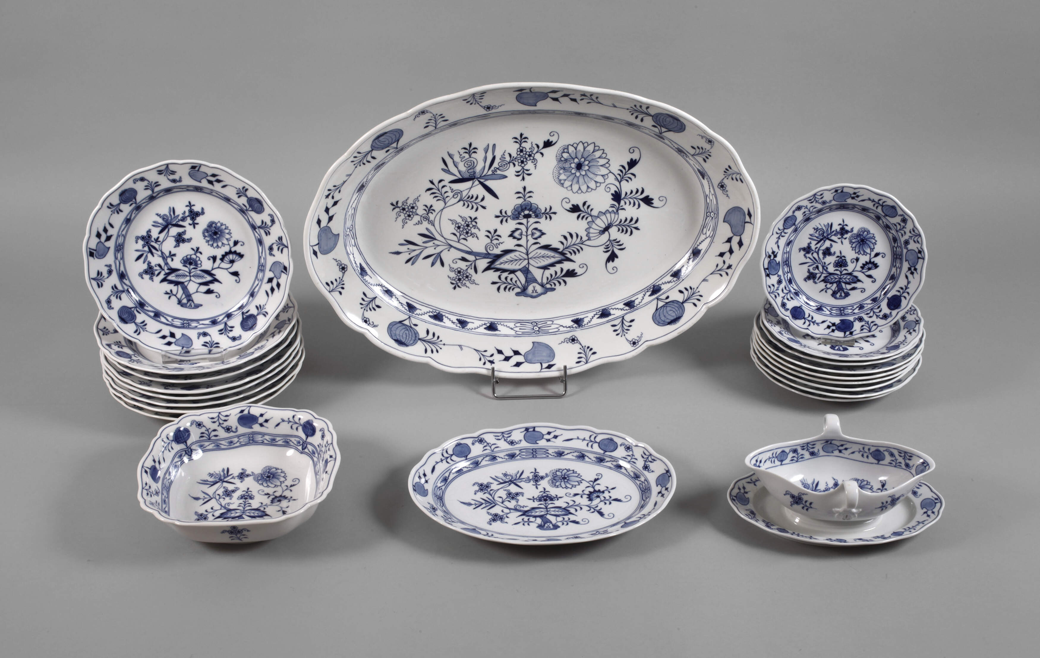 Meissen Speiseservice "Zwiebelmuster“