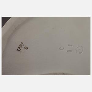 Nymphenburg "Dame mit langer Jacke"