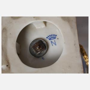 Deckelvase im Louis-seize-Stil