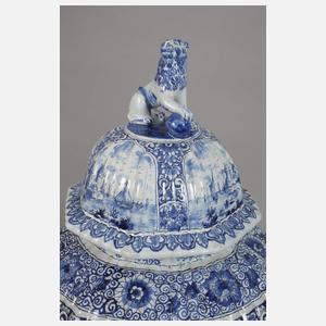 Paar übergroße Deckelvasen