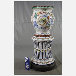 Große dekorative Blumensäule