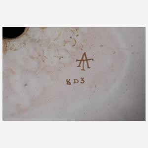 Große dekorative Blumensäule