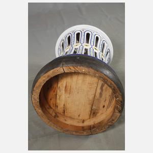 Große dekorative Blumensäule