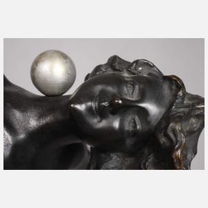 Claire Colinet, Kugeltänzerin