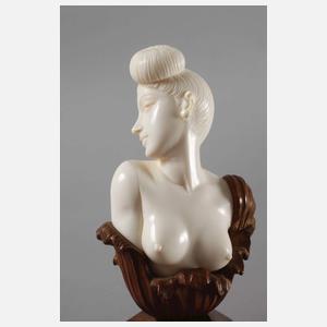 Chryselephantin Dame in Lotosblüte