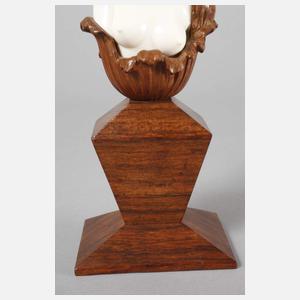 Chryselephantin Dame in Lotosblüte