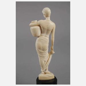 Wasserträgerin Elfenbein