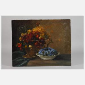 Blumenstillleben mit Teekessel