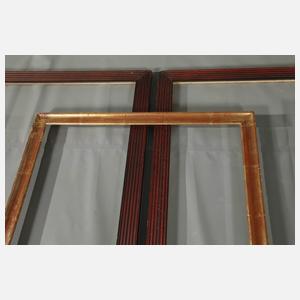 Konvolut von 11 Holzleisten