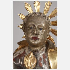 Zwei geschnitzte Heiligenfiguren