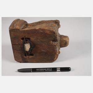 Fragment eines gotischen Kapitells